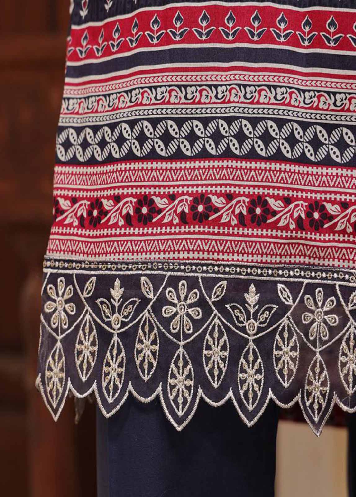 SME-752 -3 Piece Embroidered Stitched Suit - Image 5